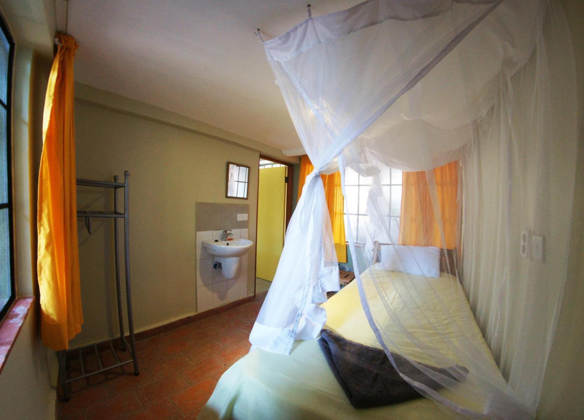 Yellow Haven Lodge Kampala Chambre photo