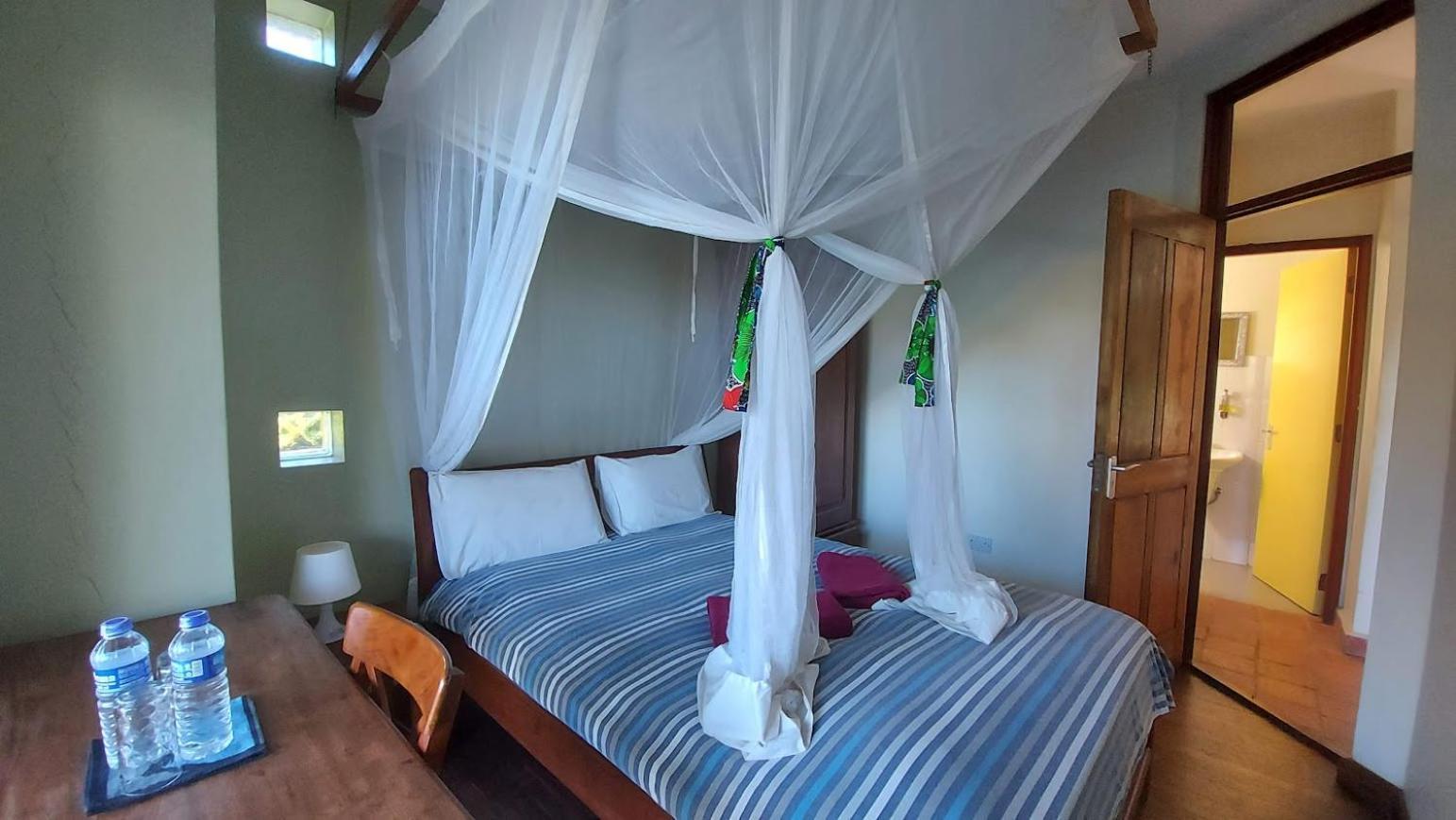 Yellow Haven Lodge Kampala Extérieur photo